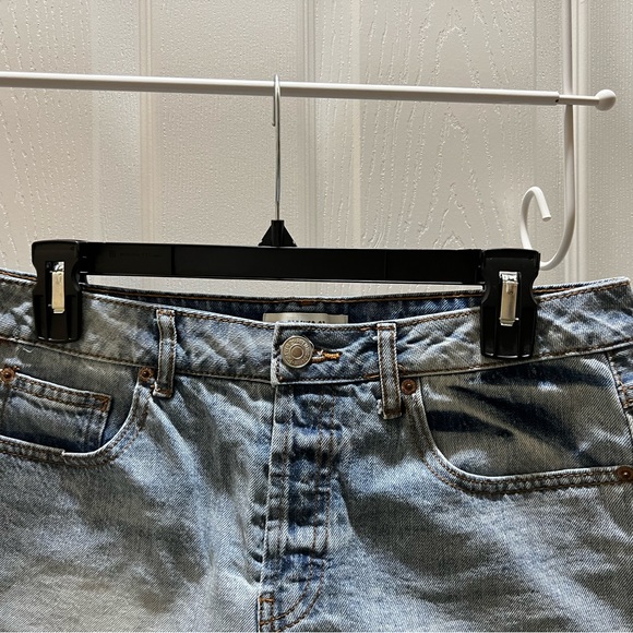 Forever 21 Los Angeles Denim shorts - Picture 2 of 4